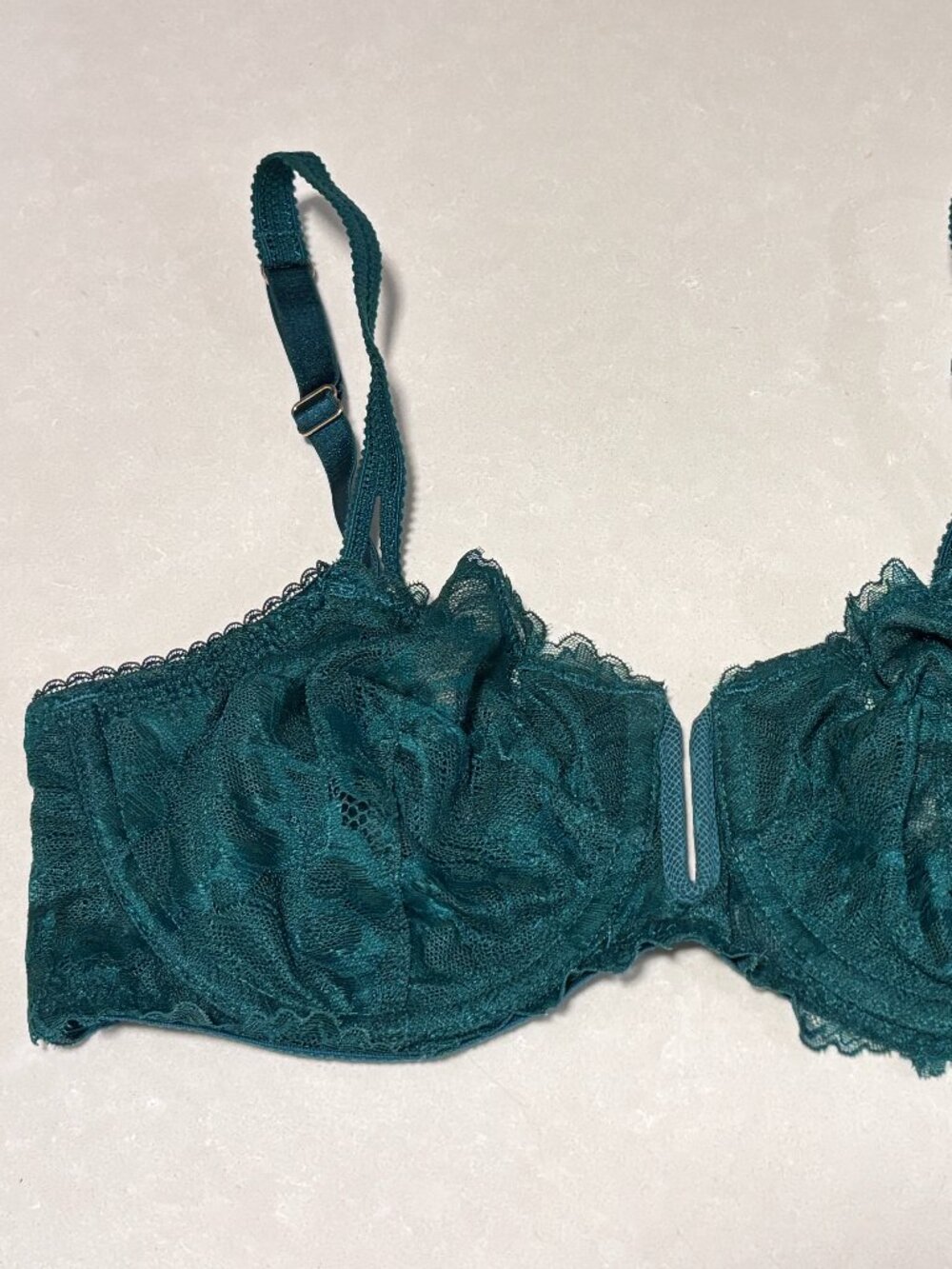 Green lace bra